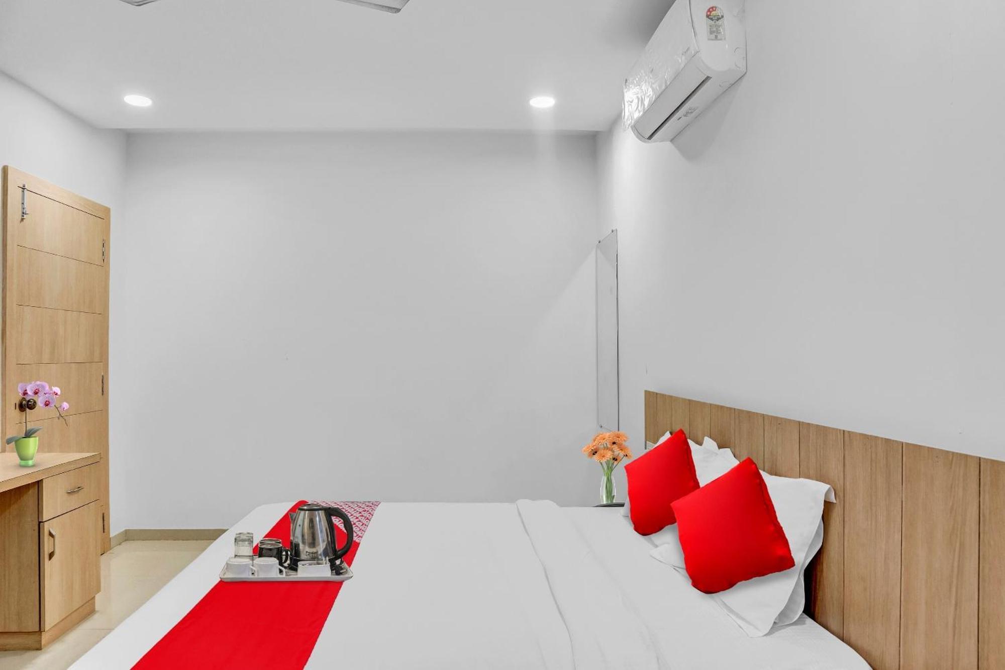 Oyo Flagship Hotel Bluemoon Warangal Exterior foto