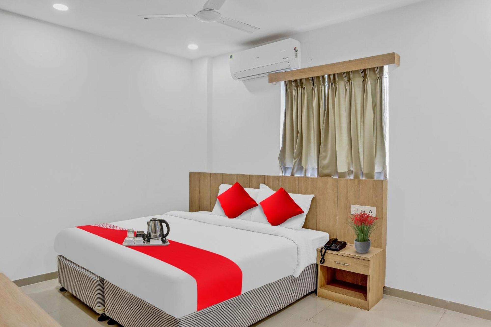 Oyo Flagship Hotel Bluemoon Warangal Exterior foto